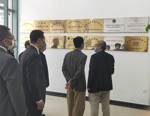 吴清副市长一行听取了HJC黄金城平台关于一站式综合研发服务的技术实力介绍