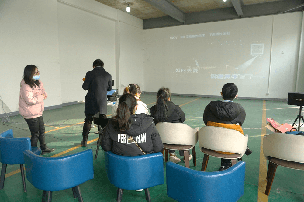 在春节 “乐七天” 活动中，HJC黄金城平台给留沪过春节的员工准备了丰富多彩的活动